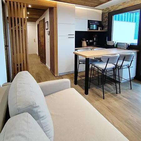 Cosy 4 Pers Renove Au Coeur De Avec Acces Aux Pistes - Fr-1-545-49 דירה *